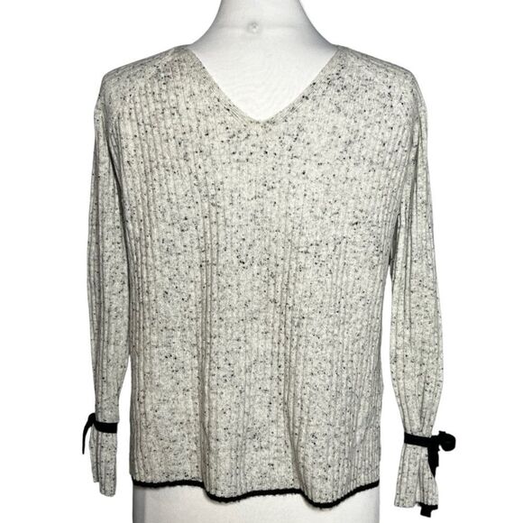 LISA TODD Ribbed Knit Cashmere V-Back Tie Sleeve Sweater Speckled Black & Cream - Picture 4 of 7